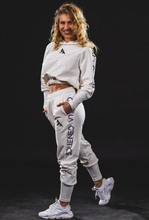 Заредете изображение във визуализатора на галерията – Gorilla Woman Legacy - White Originals